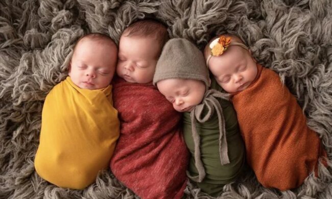 Große Familie: Ein Paar entschied sich für die Adoption von vier Kindern und brachte bald Vierlinge zur Welt