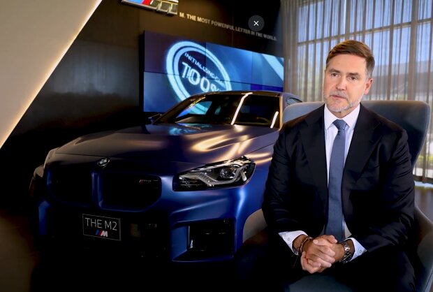 BMW hält am Verbrenner fest. Quelle: Youtube Screenshot