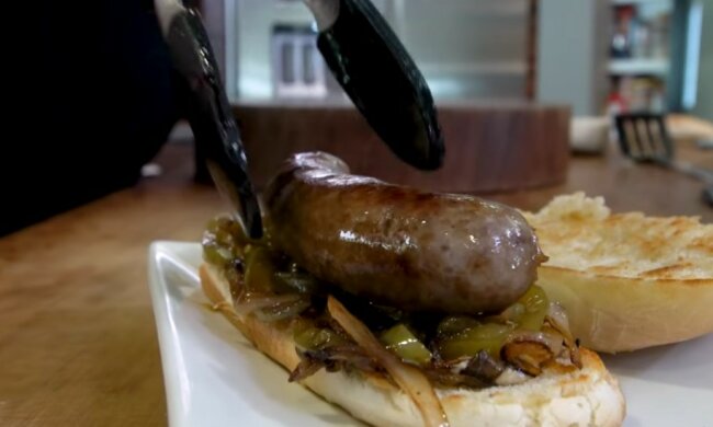 Bratwurst. Quelle: Youtube Screenshot