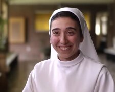 Ein 50-jähriger Mönch verliebte sich in eine Nonne und holte sie aus dem Kloster: Wie sich ihr Schicksal entwickelte