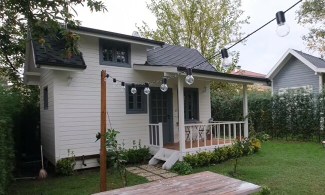 Bescheidene und gemütliche Unterkunft. Quelle: Screenshot YouTube