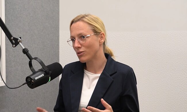 Lena Kotré sorgt mit Aussage über Bevölkerungszahl für Diskussionen. Quelle: Youtube Screenshot