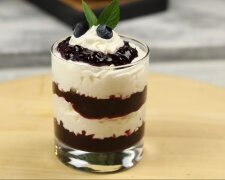 Erfrischendes Heidelbeer-Dessert. Quelle: Youtube Screenshot
