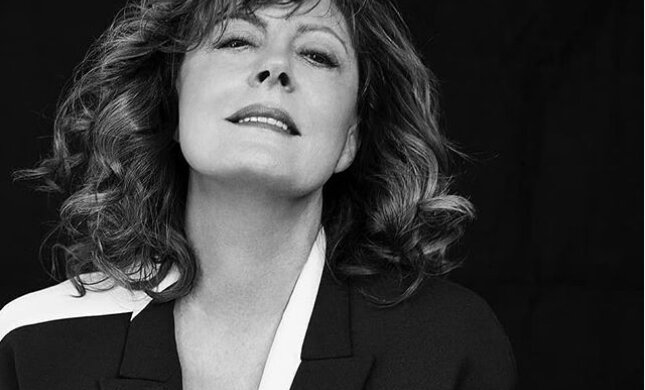 Stars, die sich verzweifelt auf jung herausputzen und das Alter vergessen