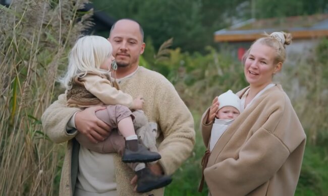 Eltern über das größte Geschenk. Quelle: Youtube Screenshot