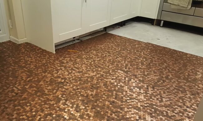 Hausgemachter Bodenbelag. Quelle: YouTube Screenshot