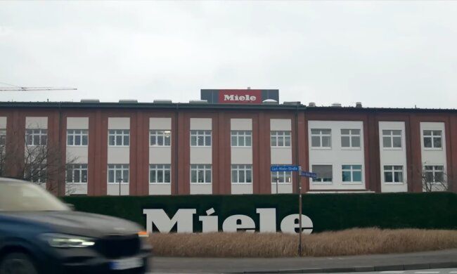 23.900 Unternehmen am Ende:23.900 Unternehmen am Ende. Quelle: Youtube Screenshot