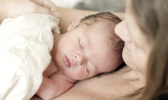 Frau gebar nach 8 gescheiterten Versuchen: Baby kam an Silvester auf die Welt