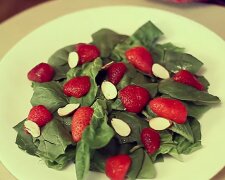Leckerer Salat. Quelle: YouTube Screenshot