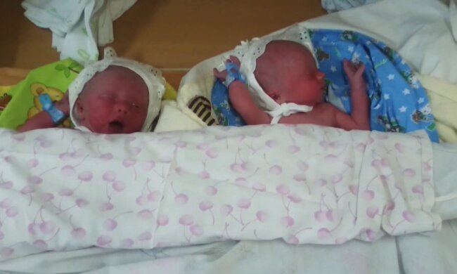 Neugeborene Babys.  Quelle: Youtube Screenshot