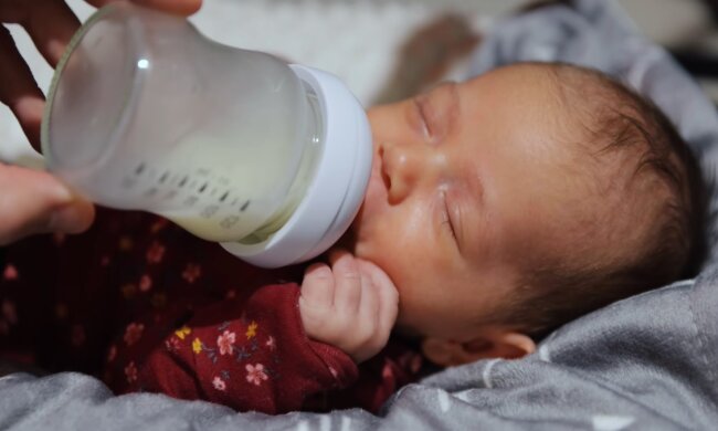 Neugeborenes Baby.  Quelle: Youtube Screenshot