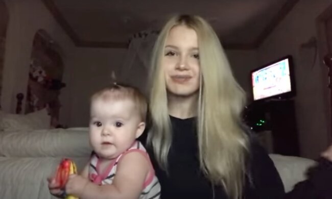 Die Mutter und das Baby. Quelle: Screenshot YouTube