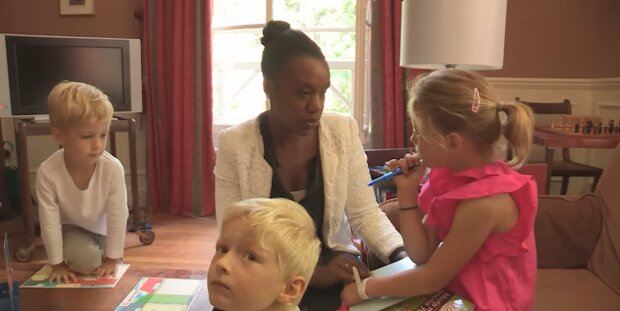 2.500 Euro für Kinderbetreuung im Monat. Quelle: Youtube Sreenshot