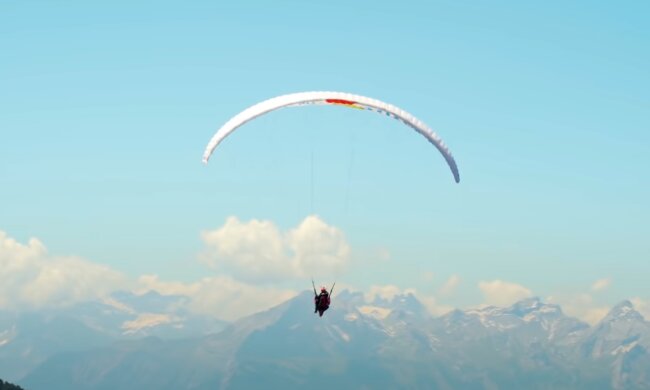 Paragliding. Quelle: YouTube Screenshot