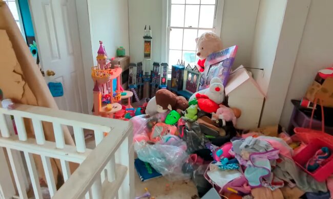 Wenn Spielsachen das Familienleben belasten. Quelle: Youtube Screenshot