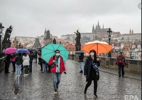 Gefängnis 2020 oder Grüße aus aller Welt. “Echte Menschen erzählten, wie sie in verschiedenen, oft fremden Ländern Isolation erleben