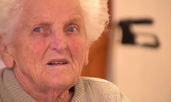 Eine ältere Dame. Quelle: Youtube Screenshot