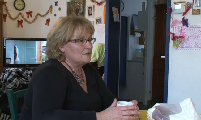 Nachbarin (Symbolbild). Quelle: Youtube Screenshot