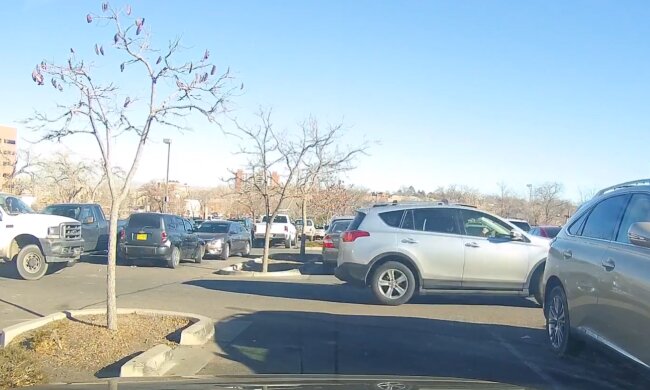 Rücksichtnahme am Arbeitsplatz. Quelle: Youtube Screenshot