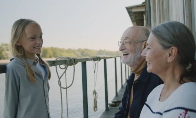 Die ewige Frage der Kinderbetreuung. Quelle: Screenshot YouTube