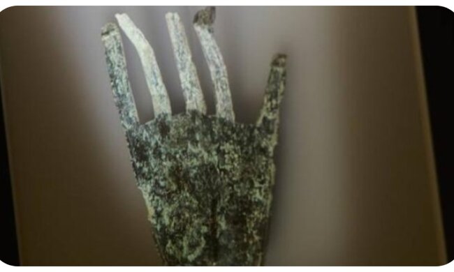 Die Hand aus Irulega. Quelle: focus.com