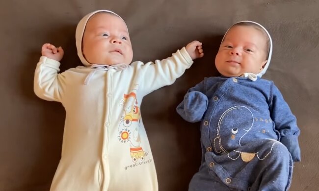 Süße Zwillinge. Quelle: YouTube Screenshot