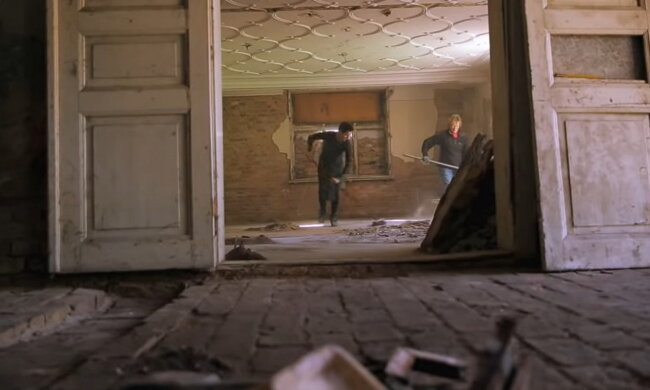 Das Haus vor der Renovierung. Quelle: Youtube Screenshot