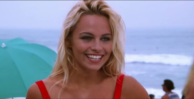 "Sie wollte wie ihr Idol sein": Wie das Mädchen aussieht, das 50.000 Euro ausgegeben hat, "um Pamela Anderson zu werden"