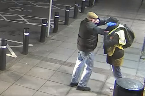 Rentner, der einen Hooligan traf, ließ sich nicht beleidigen