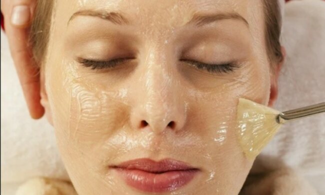 Die junge Frau benutzte einen Monat lang Butter statt Creme: Wie ihre Haut jetzt aussieht