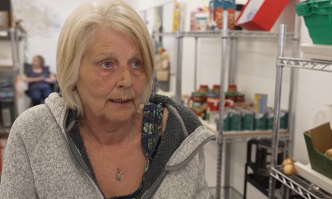 67-Jährige Rentnerin sieht keine Entlastung. Quelle: Youtube Screenshot