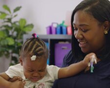 „Berlin stärkt Mundhygiene in Kindertagesstätten“. Quelle: Youtube Screenshot