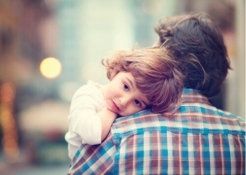 Ich kam den Eltern der Braut entgegen, die Tür öffnet sich, ein kleines Mädchen rannte zu mir und rief “Daddy!”. Es gibt keine Szene, aber ich habe mich schnell gemeistert