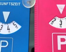 „Frau trotzt Konvention – und die Parkraumkontrolle reagiert“. Quelle: Youtube Screenshot