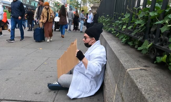 Der Obdachlose. Quelle: Youtube Screenshot