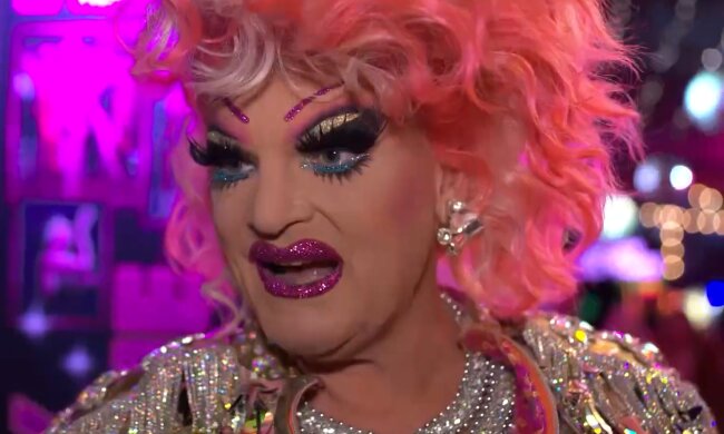 Olivia Jones spricht über ihre Beauty-OP. Quelle: Youtube Screenshot