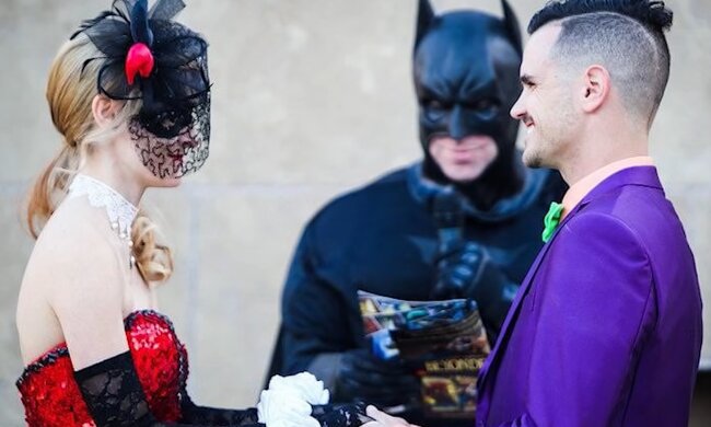 "Unter Wasser oder im Weltraum": die seltsamsten Hochzeiten aus aller Welt