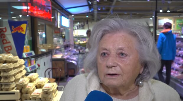 „Ich bin 77, aber meine Kreditkarte feiert mit“. Quelle: Youtube Screenshot