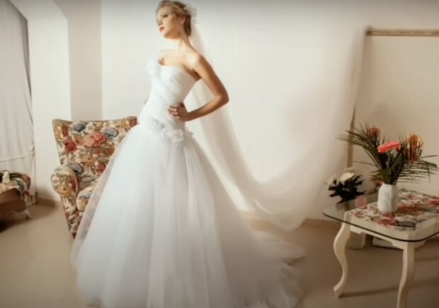 Hochzeitskleid. Quelle: Screenshot YouTube