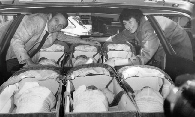 Die erste Familie der Welt, die 6 Zwillingsschwestern zur Welt brachte: Wie sie 37 Jahre später aussehen