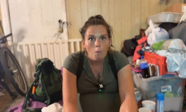 Zwillingsbabybauch auf der Straße. Quelle: Youtue Screenshot