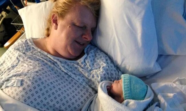 Die 50-jährige Frau wurde Mutter nach 16 Jahren fehlgeschlagener Versuche