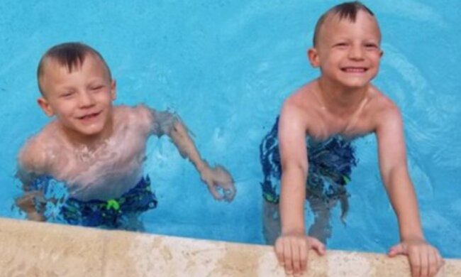 6-jährige Zwillinge sahen wie ein Kind im Pool unterging und eilten zu Hilfe