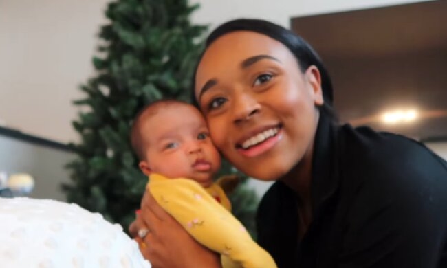 Rebecca und ihr Sohn. Quelle: YouTube Screenshot