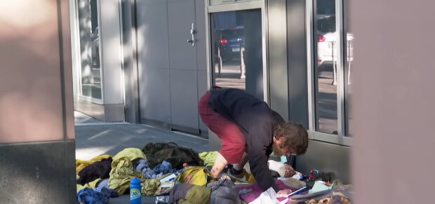 Unsichtbar vor unserer Tür: Wenn Freundschaft das Einzige ist, was vom Leben bleibt
