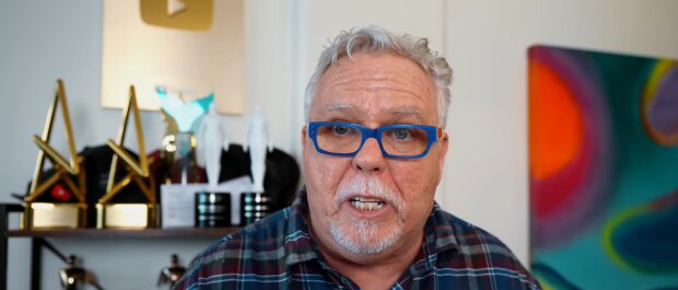 „Es reicht nicht zu reden – wir müssen spenden!“ Quelle: Youtube Screenshot