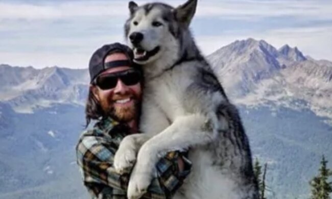 Der Amerikaner Kyle Rorig mit seinem Hund . Quelle: www. pets.сom