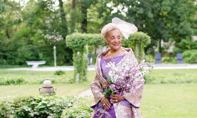 Die schönste: Die 86-jährige Braut wusste, wie man die Menschen  beeindrucken kann