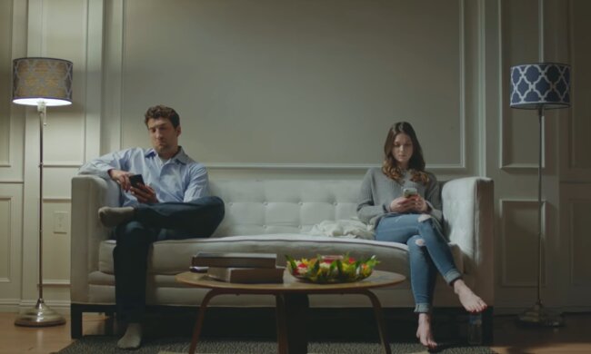 Ernster Konflikt in einem Ehepaar. Quelle: Screenshot YouTube