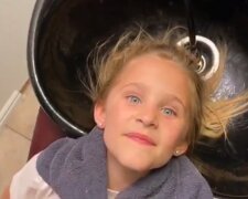 Schönheitsexperimente mit einem Kind. Quelle: Screenshot YouTube